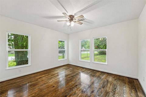 Tiny photo for 701 Malone St. St, Tomball, TX 77375 (MLS # 26003454)