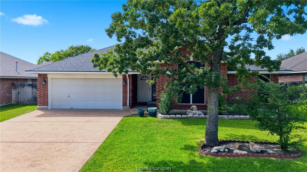 Photo of 1413 Salem Court, College Station, TX 77845 (MLS # 26009822)