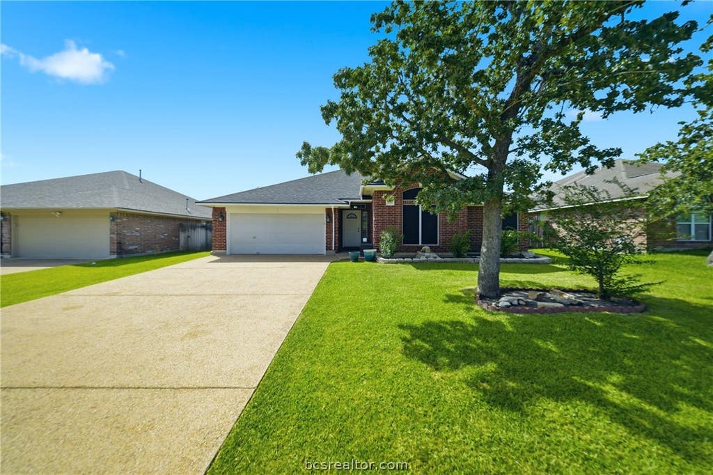 Photo of 1413 Salem Court, College Station, TX 77845 (MLS # 26009822)