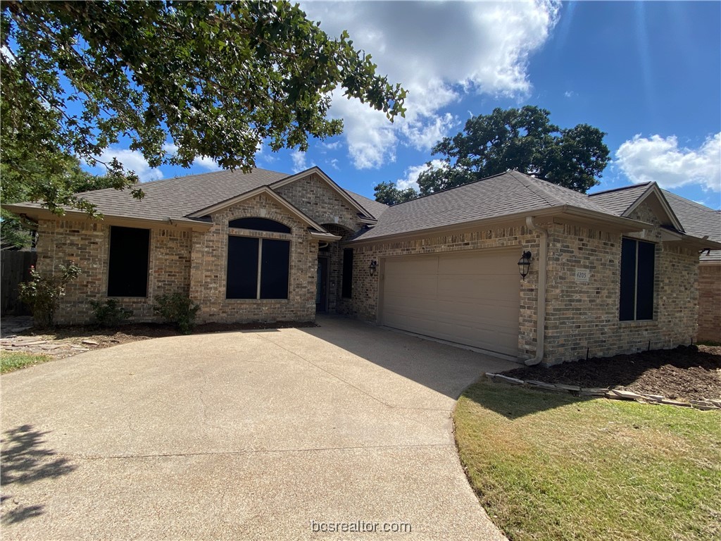 College Station, Texas 77845, United States, 4 Bedrooms Bedrooms, ,2 BathroomsBathrooms,Residential,Pending,48224