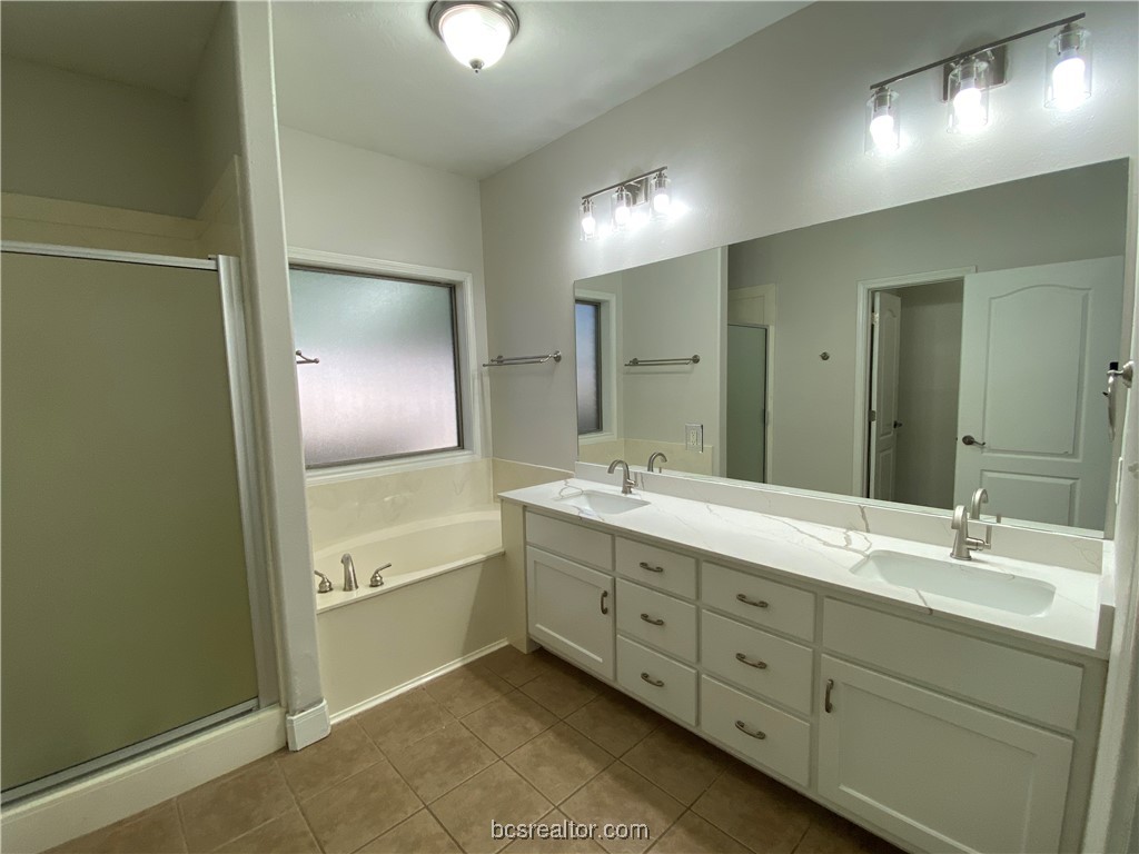 College Station, Texas 77845, United States, 4 Bedrooms Bedrooms, ,2 BathroomsBathrooms,Residential,Pending,48224