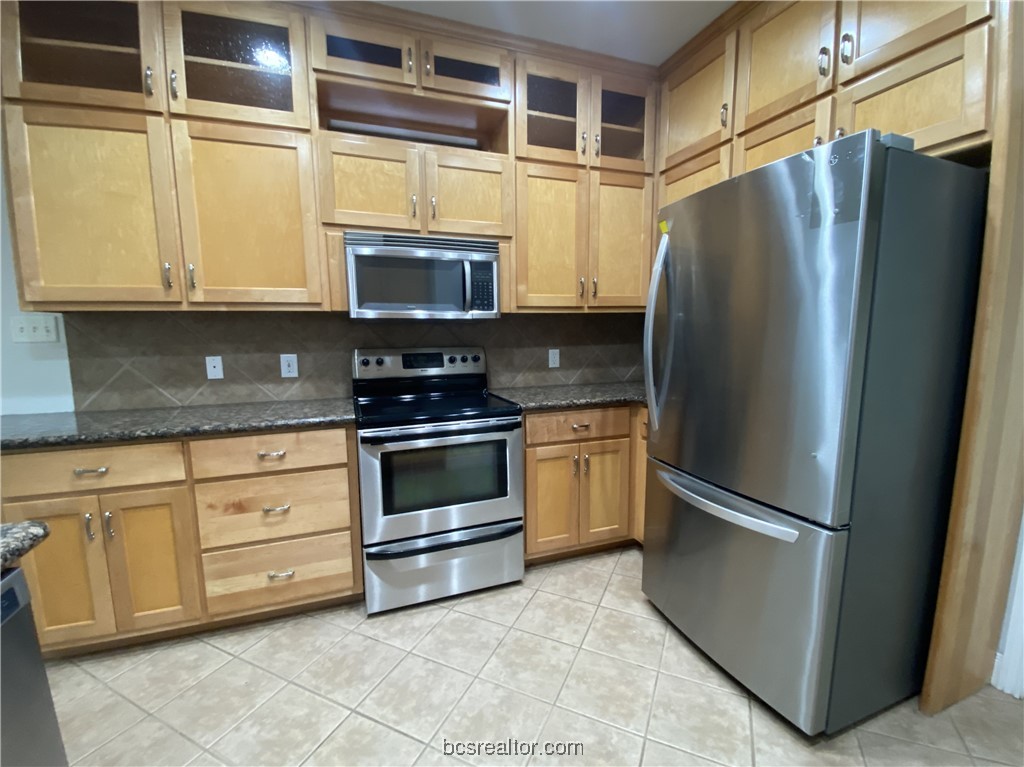 College Station, Texas 77845, United States, 4 Bedrooms Bedrooms, ,2 BathroomsBathrooms,Residential,Pending,48224