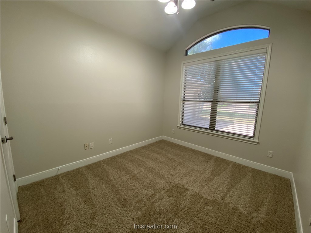 College Station, Texas 77845, United States, 4 Bedrooms Bedrooms, ,2 BathroomsBathrooms,Residential,Pending,48224