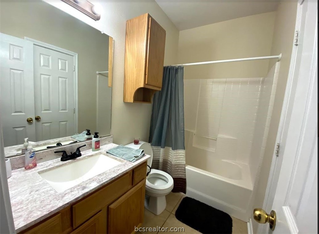 College Station, Texas 77840, United States, 3 Bedrooms Bedrooms, ,3 BathroomsBathrooms,Residential,Pending,50488