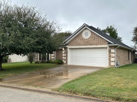 Photo of 702 Woodson Drive, Caldwell, TX 77836 (MLS # 25012542)