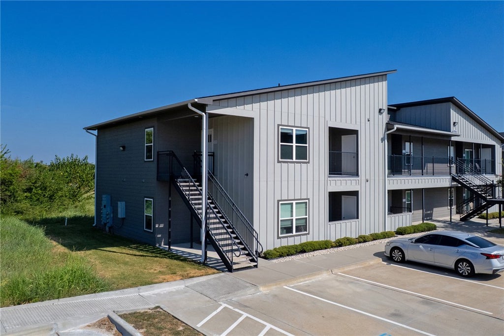 Photo of 1326 Prairie Drive Dr #223, Bryan, TX 77803 (MLS # 26010226)