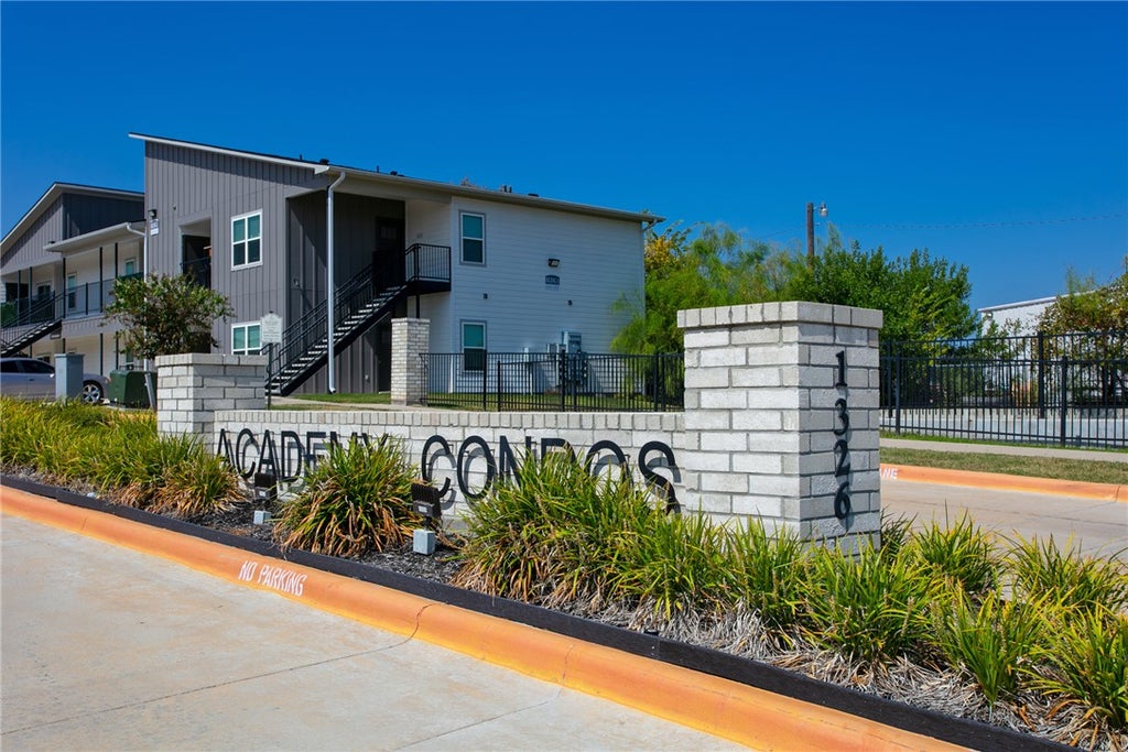 Photo of 1326 Prairie Drive Dr #223, Bryan, TX 77803 (MLS # 26010226)