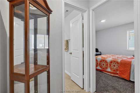 Tiny photo for 5235 Montague Loop, Bryan, TX 77807 (MLS # 26003427)