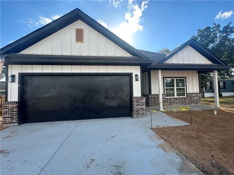 Photo of 3701 Iverson Drive, Bryan, TX 77803 (MLS # 25010959)
