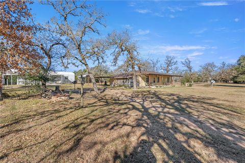 Photo of 508 Lakeview Street, Somerville, TX 77879 (MLS # 26000814)
