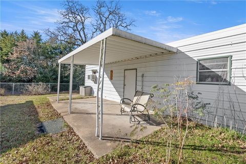 Tiny photo for 508 Lakeview Street, Somerville, TX 77879 (MLS # 26000814)