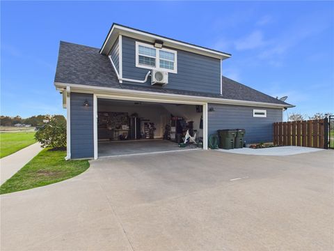 Tiny photo for 831 Mimosa Lane, Franklin, TX 77856 (MLS # 26002940)