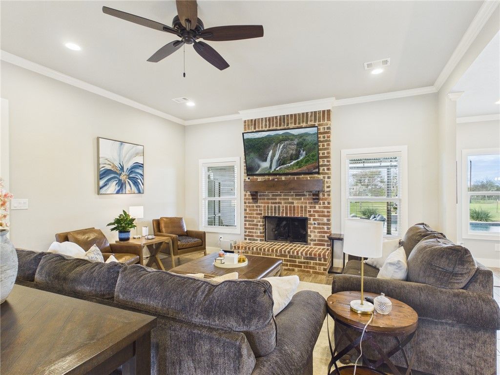 Photo of 831 Mimosa Lane, Franklin, TX 77856 (MLS # 26002940)