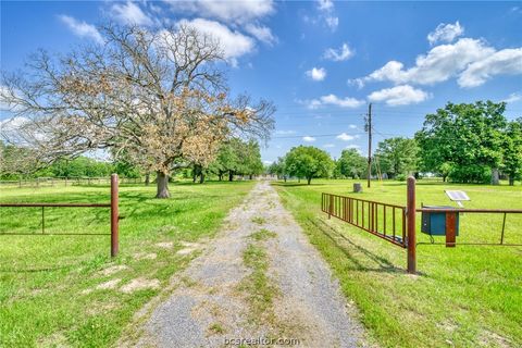 5085 Highway 75 S Madisonville TX 77864
