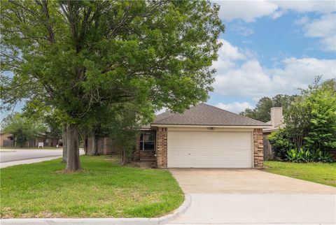 Photo of 826 Azalea Court, College Station, TX 77840 (MLS # 26005279)