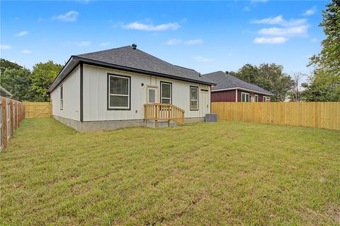 Tiny photo for 1403 Rochester Street, Bryan, TX 77803 (MLS # 26009508)