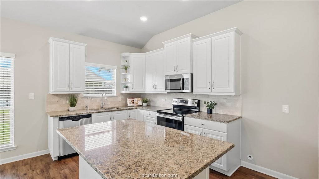 Photo of 4142 Shallow Creek Loop, College Station, TX 77845 (MLS # 26011228)