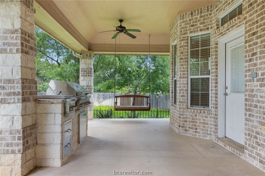 Photo of 5202 Bloomsbury Way, Bryan, TX 77802 (MLS # 26006658)