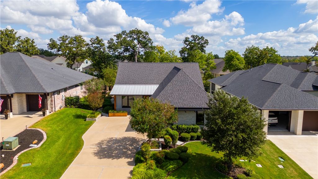 Photo of 2932 Boxelder Drive, Bryan, TX 77807 (MLS # 25010528)
