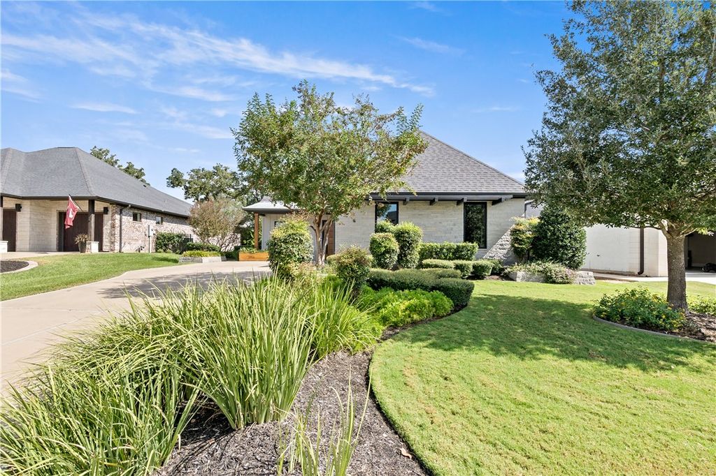 Photo of 2932 Boxelder Drive, Bryan, TX 77807 (MLS # 25010528)