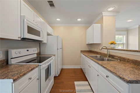 Tiny photo for 1725 Harvey Mitchell Parkway S PKWY #512, College Station, TX 77840 (MLS # 26011452)