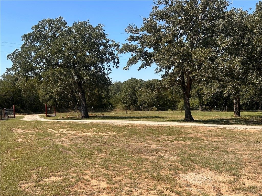 Photo of 2412 CR 424, Dime Box, TX 77853 (MLS # 25010462)