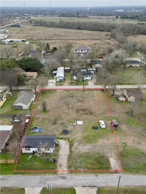 Tiny photo for 708 Frank Street, Navasota, TX 77868 (MLS # 26000897)