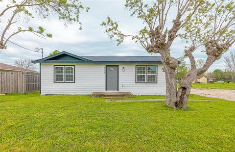 Tiny photo for 708 Frank Street, Navasota, TX 77868 (MLS # 26000897)