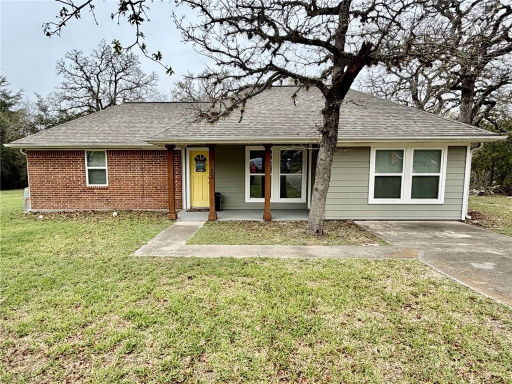 Photo of 712 Tanglewood Drive, Somerville, TX 77879 (MLS # 26003048)