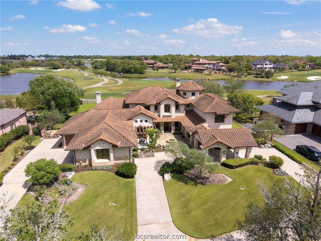 Photo of 4714 Heron Lakes Circle, Bryan, TX 77802 (MLS # 26004051)