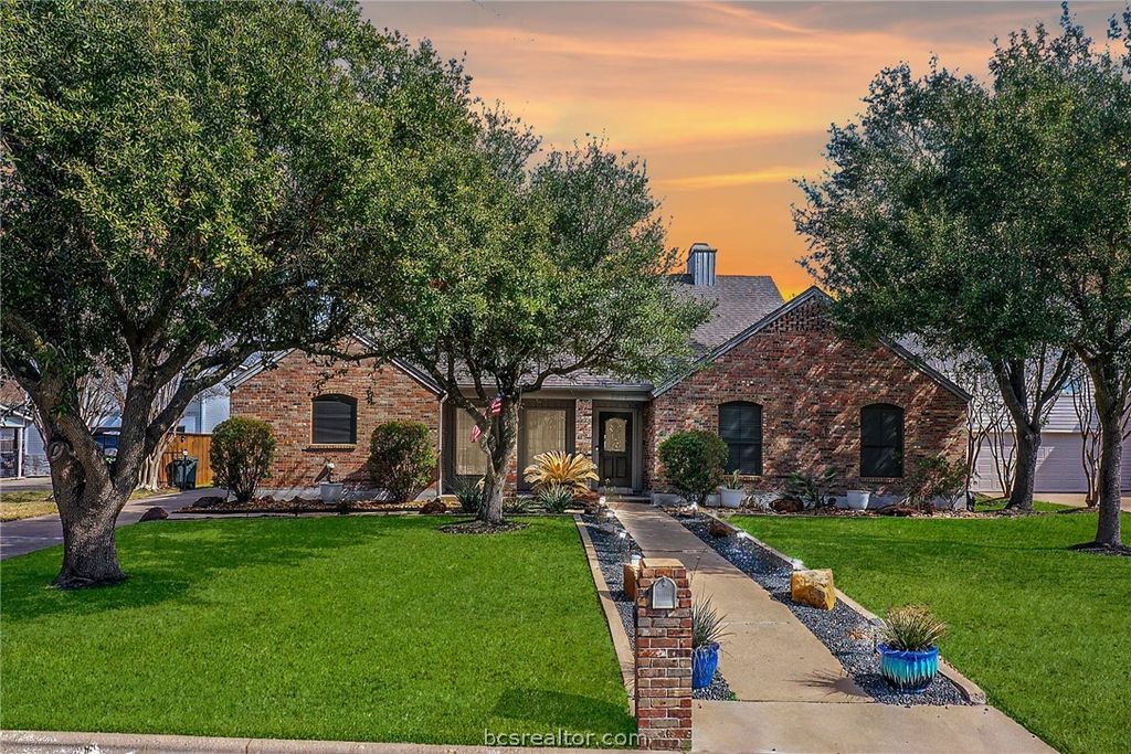 Photo of 2301 East Briargate Drive, Bryan, TX 77802 (MLS # 26002058)