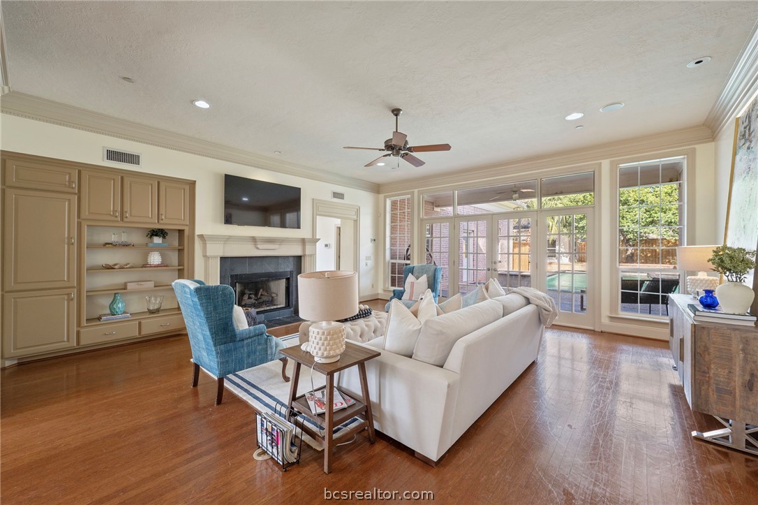 9307 Lake Forest Court S