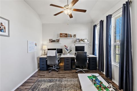 Tiny photo for 2721 Porters Way, Bryan, TX 77803 (MLS # 26003390)