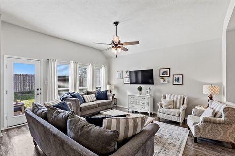 Tiny photo for 2721 Porters Way, Bryan, TX 77803 (MLS # 26003390)