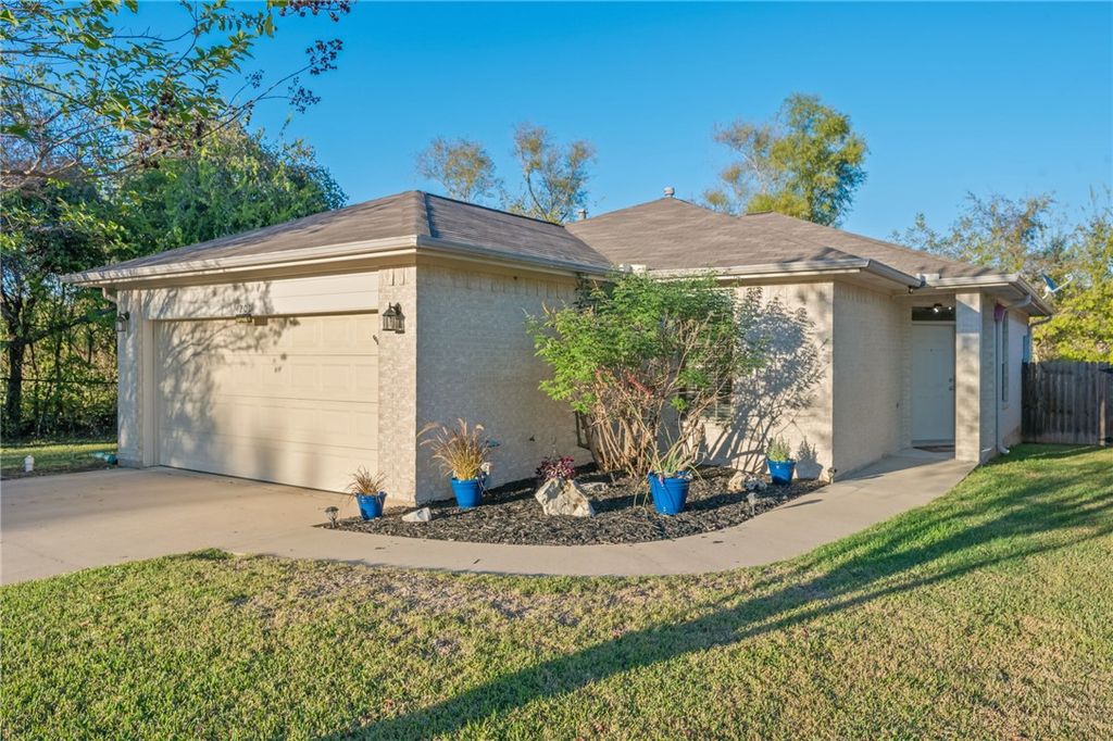 Photo of 4201 WHISPERING CREEK Drive, College Station, TX 77845 (MLS # 25012407)