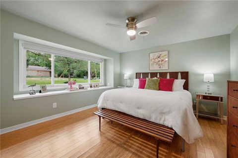Tiny photo for 303 Brookside Drive E, Bryan, TX 77801 (MLS # 26005621)