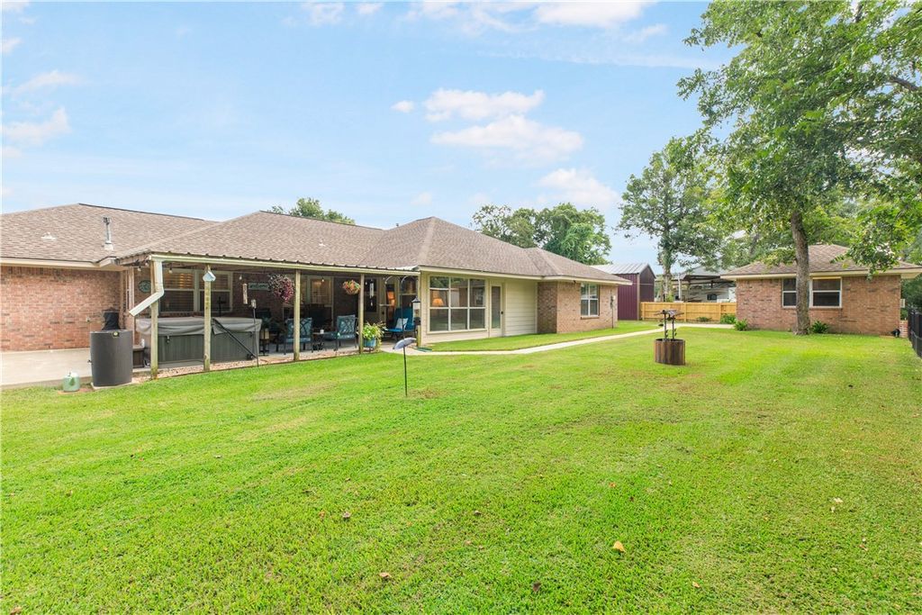 Photo of 125 Golfview Drive, Hilltop Lakes, TX 77871 (MLS # 26000915)