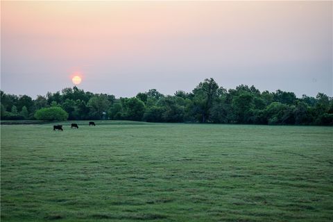 930 County Road 357 County Road 357 Gause TX 77857