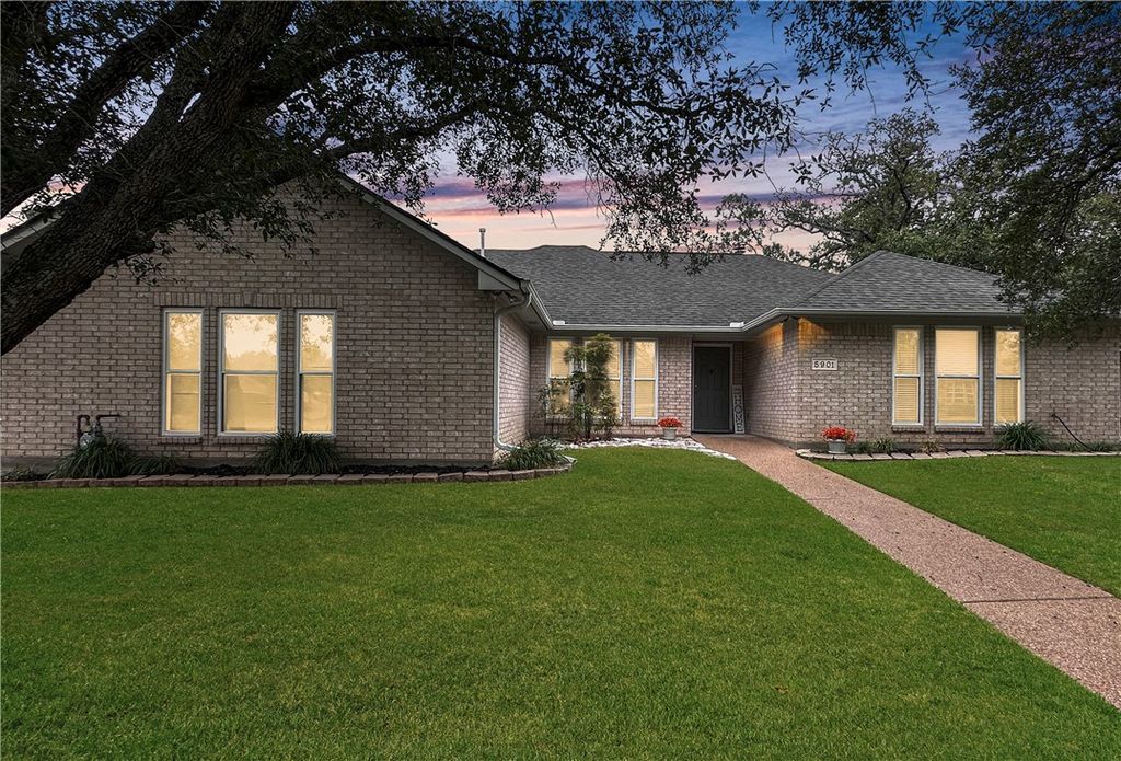 Photo of 5901 Sheffield Terrace Lane, Bryan, TX 77802 (MLS # 25009891)