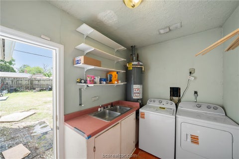 Tiny photo for 7303 Long Point Road, Houston, TX 77055 (MLS # 26011679)