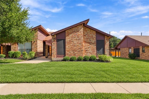 Photo of 4128 Woodcrest Drive, Bryan, TX 77802 (MLS # 26012625)
