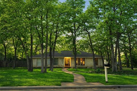 Photo of 1015 Rose Circle, College Station, TX 77840 (MLS # 26003265)