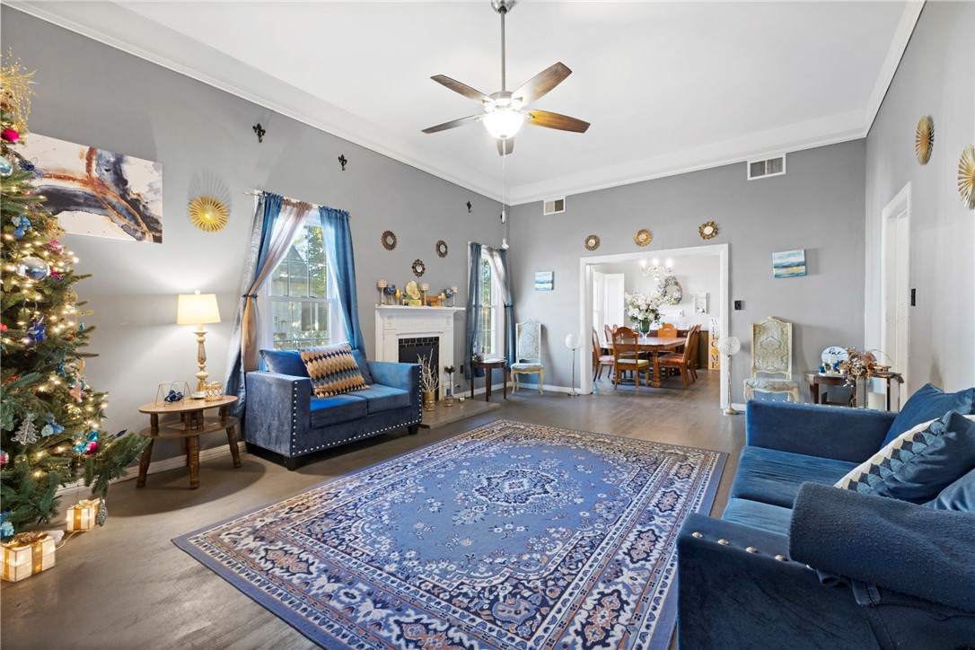 1007 S Magnolia Street