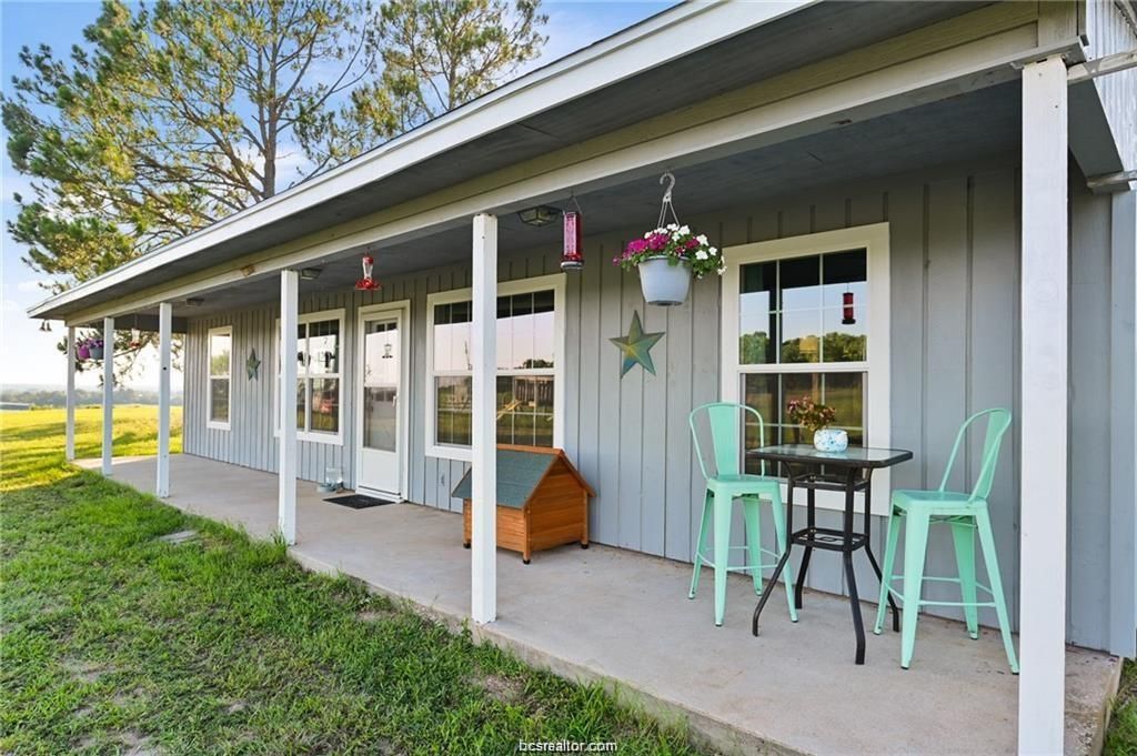 Photo of 9776 Calhoun Road, Bryan, TX 77808 (MLS # 26001853)