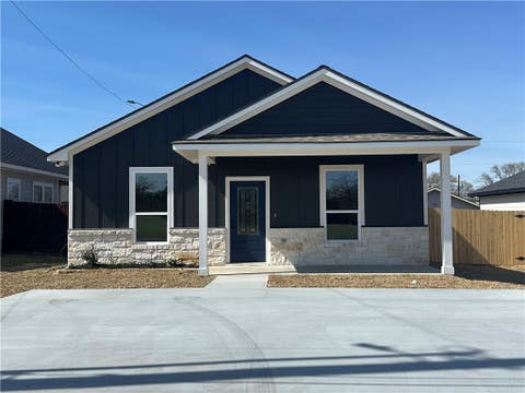 Photo of 1514 DANSBY Street, Bryan, TX 77803 (MLS # 26007116)