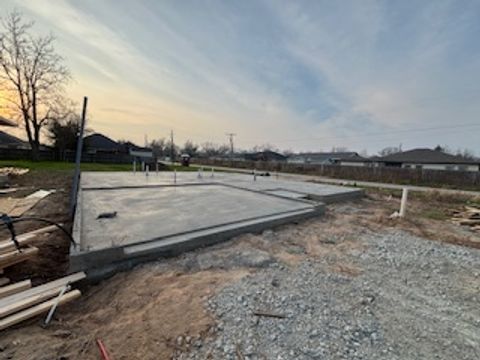 Tiny photo for 716 N Perkins, Franklin, TX 77856 (MLS # 26001195)