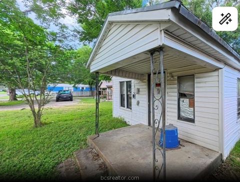 Photo of 1203 Boulevard Street, Bryan, TX 77803 (MLS # 26004903)