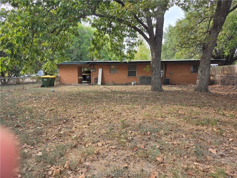 Tiny photo for 404 E Brown Street, Hearne, TX 77859 (MLS # 26011748)