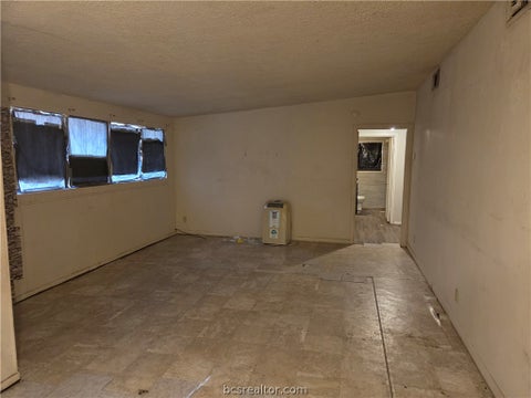 Tiny photo for 404 E Brown Street, Hearne, TX 77859 (MLS # 26011748)