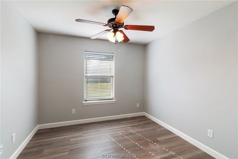 Tiny photo for 2402 Pleasant Rose Circle, Bryan, TX 77808 (MLS # 26003322)